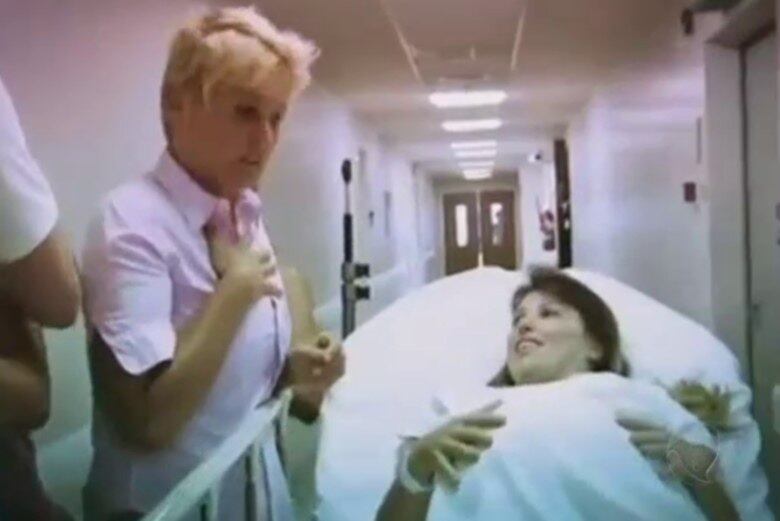 Foi no papel de mão que Roberta fez mais sucesso. Olha quem estava do lado da Xiquitira no momento do parto! Roberta deixa mensagem para Xuxa.

— Quero te desejar muito sucesso! 

+ Veja curiosidades sobre as paquitas e os paquitos 

