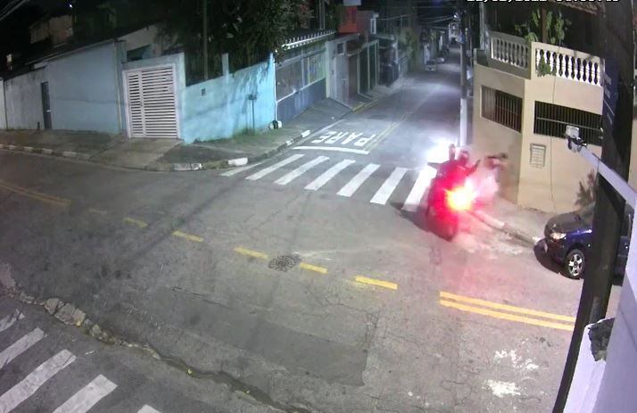 Jovem foi morto na segunda-feira (21)
