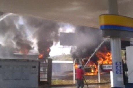 Incêndio não atingiu o posto de combustíveis