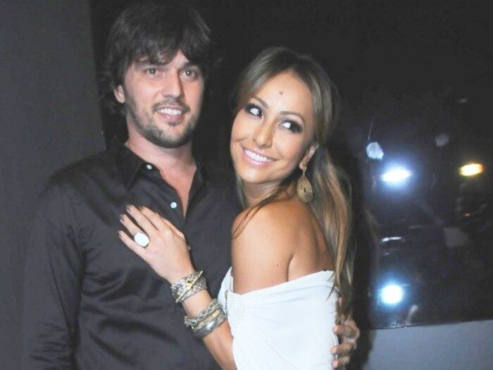 Ainda em 2009, Sabrina conheceu o deputado Fábio Faria, com quem namorou por três anos. O romance acabou em junho de 2012 e deixou a "japa" muito abalada, a ponto de chorar ao vivo na TV