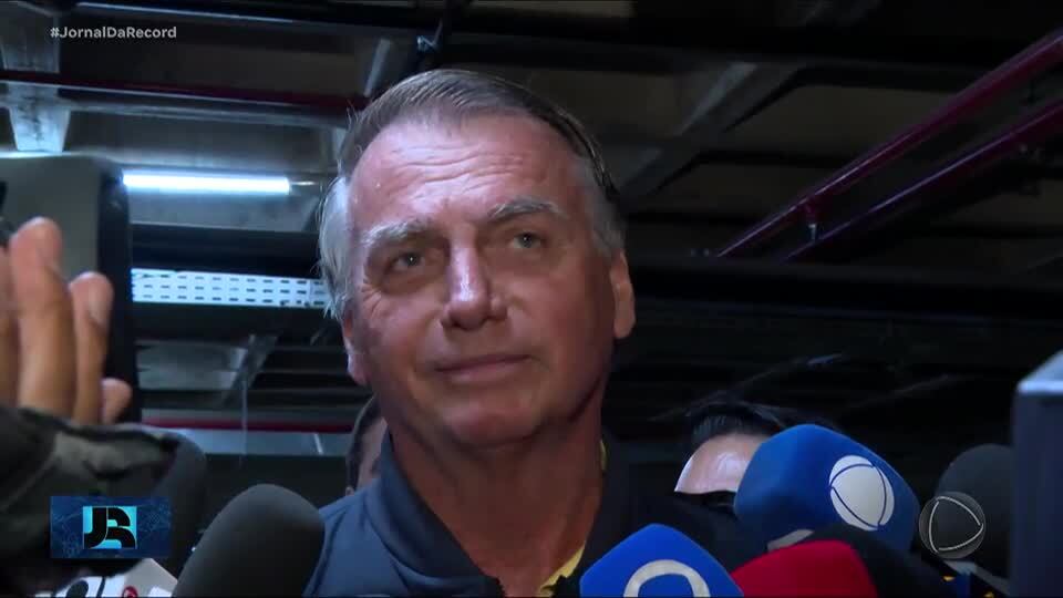 Ministro Alexandre de Moraes reforça proibição para Jair Bolsonaro usar as redes sociais