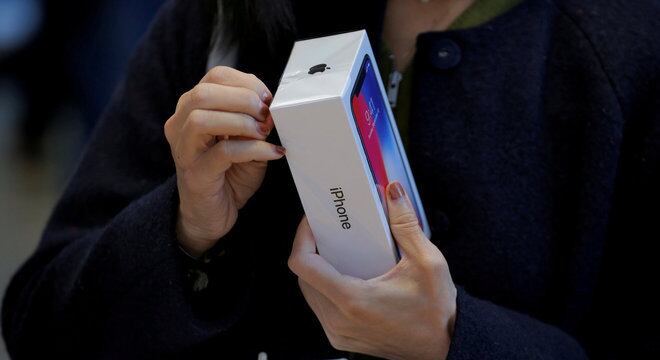 Apple disse que apenas um "pequeno número" de estudantes atuou nas fábricas