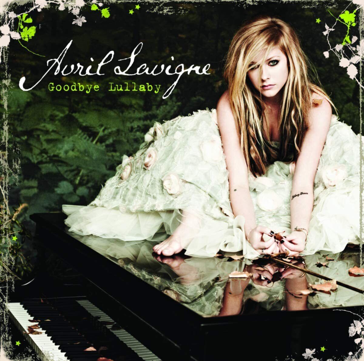 Goodbye Lullaby — Avril Lavigne
Lançamento: 2 de março de 2011
Maiores hits: What The Hell, Smile e Wish You Were Here
A cantora vendeu mais de 80 mil cópias de seu quarto álbum apenas na primeira semana. Até 2015, o álbum vendeu mais de 390 mil cópias nos EUA. O primeiro single, What The Hell, chegou ao número 11 na parada de músicas mais tocadas 