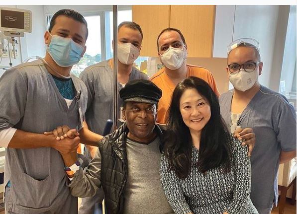 pelé, hospital, alta, rei do futebol