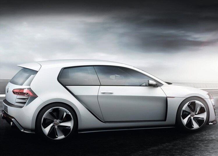 O Design Vision recebeu apliques e peças reformuladas na carroceria para acomodar os novos (e maiores) componentes mecânicos da transmissão e suspensão