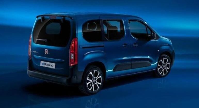 Na traseira a lanterna esticada é idêntica ao do Berlingo