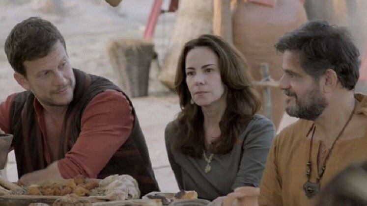 Ner e Quis se desentenderam algumas vezes ao longo da trama da segunda temporada. Os dois trocaram farpas em uma reunião em família e discordaram da ideia de Israel ter um rei. Ner defendeu a ideia, mas o irmão foi contra