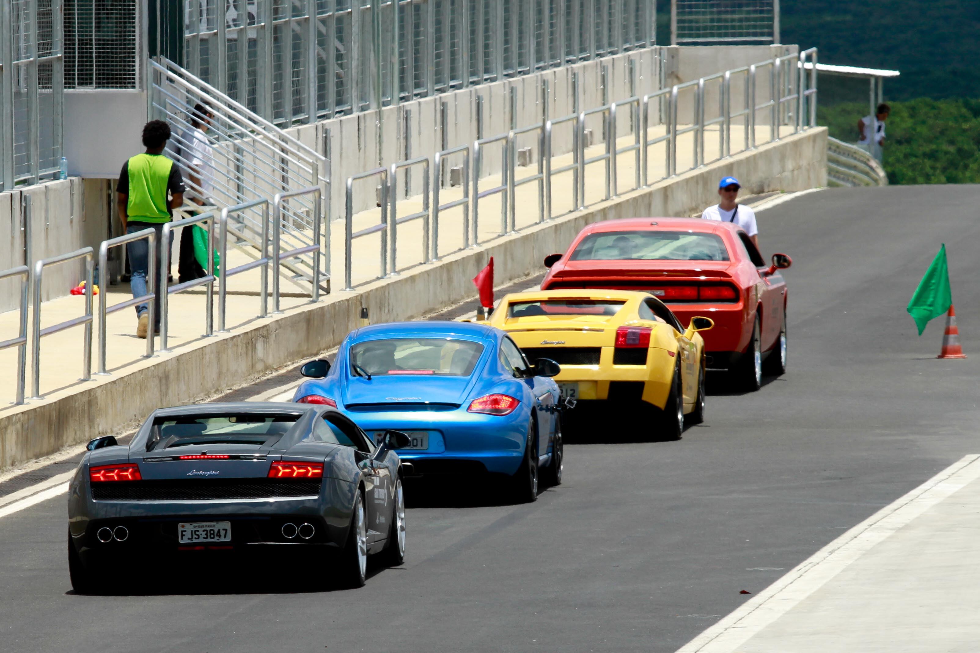 Como não há previsão para quando isso vai ocorrer, o jeito para os donos do PS4 é esperar — ou voltar ao seu console antigo para jogar o novo GT6