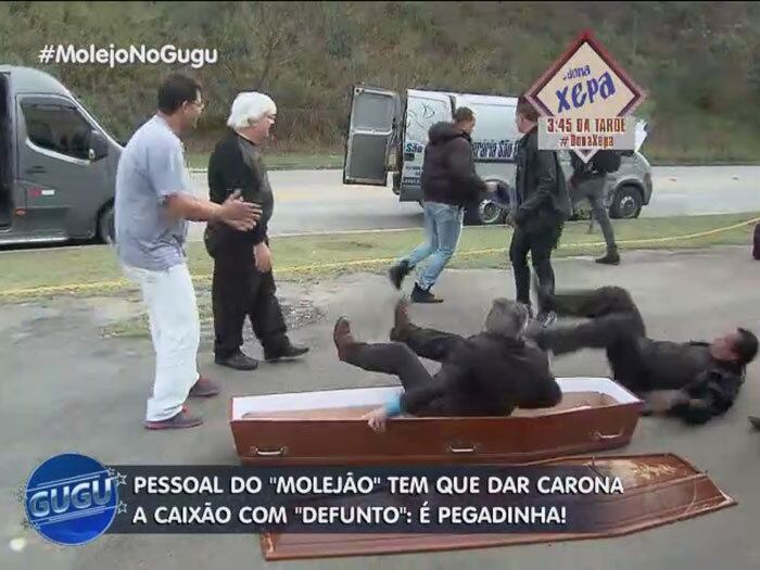 E quando ele estava pensando no que fazer, o defunto levantou e o vocalista saiu correndo 

+ Quer assistir às íntegras do programa Gugu? Acesse R7 Play e veja quando e onde quiser!