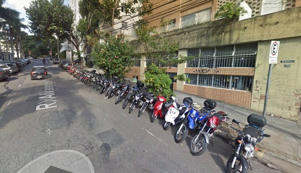 Dupla tentava furtar moto estacionada na rua Alvarenga Peixoto