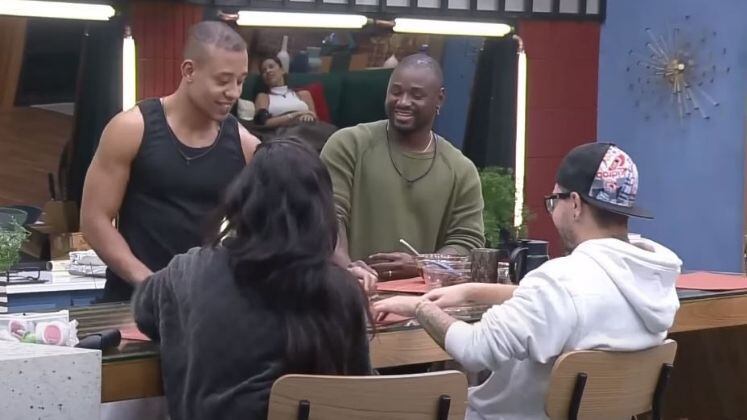 Com Mussunzinho, Passa e Pe Lanza formaram um trio animadíssimo. Os três se divertiram muito na Mansão Power, com piadas, brincadeiras e zoações. No jogo, se aliaram e se protegeram até o fim