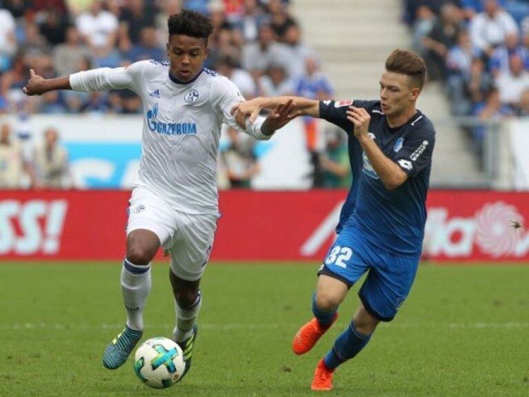Weston McKennie é quem completa a dupla de volantes da equipe. O jogador tem apenas 20 anos de idade e pertence ao Schalke 04, da Alemanha. Pela seleção, o atleta tem quatro pela seleção, o atleta tem quatro partidas e balançou as redes uma vez