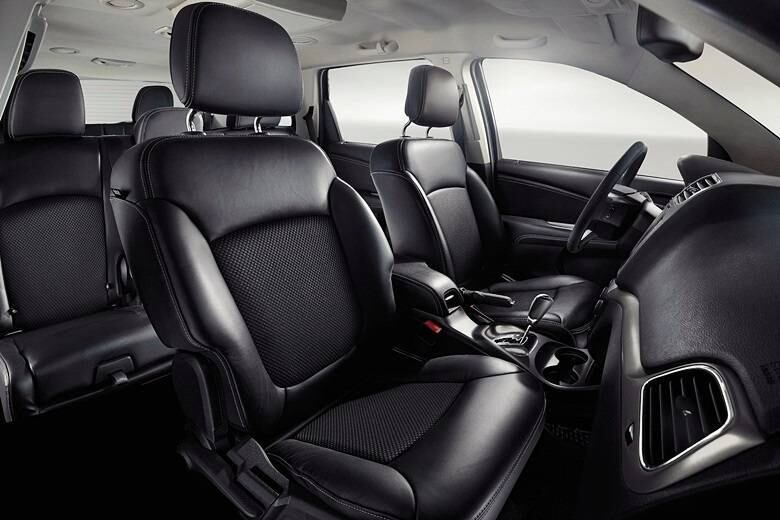 Entre os equipamentos disponíveis de série estão seis airbags (frontais, laterais e de cortina), ar-condicionado automático com três zonas, assentos infantis embutidos na segunda fileira, bancos dianteiros elétricos com aquecedor, controle eletrônico de estabilidade e o sistema multimídia com navegador GPS integrado

Veja a cobertura completa do Salão do Automóvel de Genebra 2014

Saiba tudo sobre carros! Acesse R7.com/carros