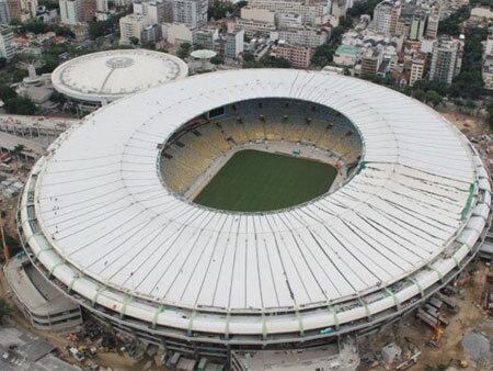 Após diversos atrasos, greves e protestos, estádio reabrirá para jogo que será visto por 27.500 convidados