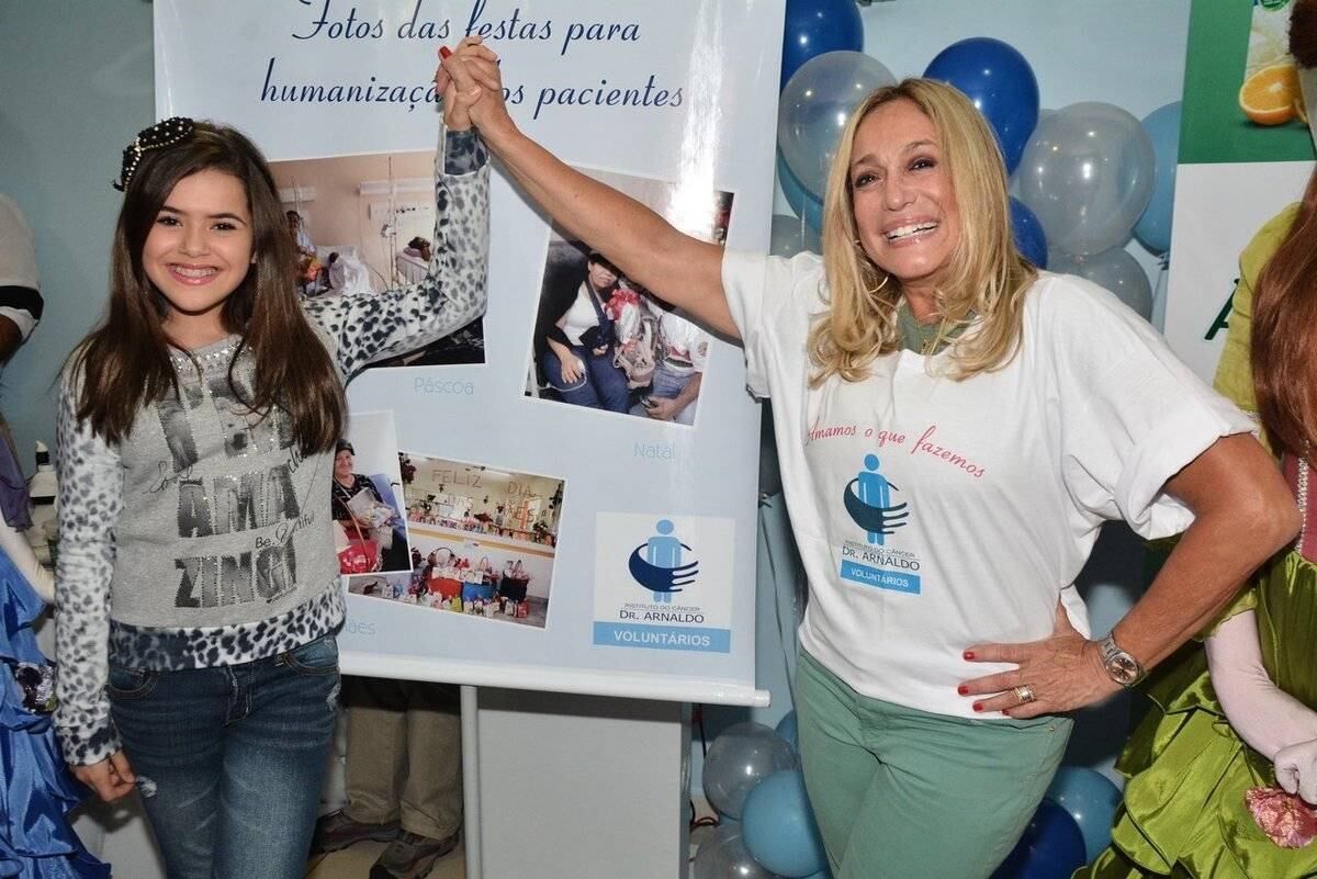 Susana Vieira incia a semana participando de evento beneficente em São Paulo