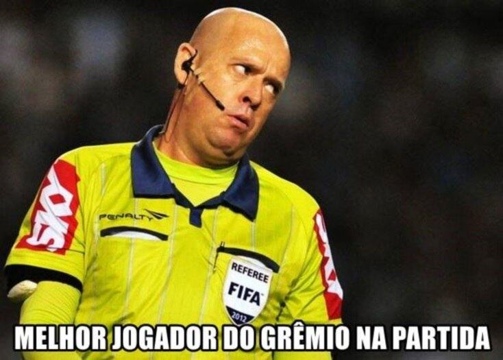 Héber Roberto Lopes foi quem apitou a partida

Corinthians sofre apagão e perde para Grêmio com dois de Barcos
