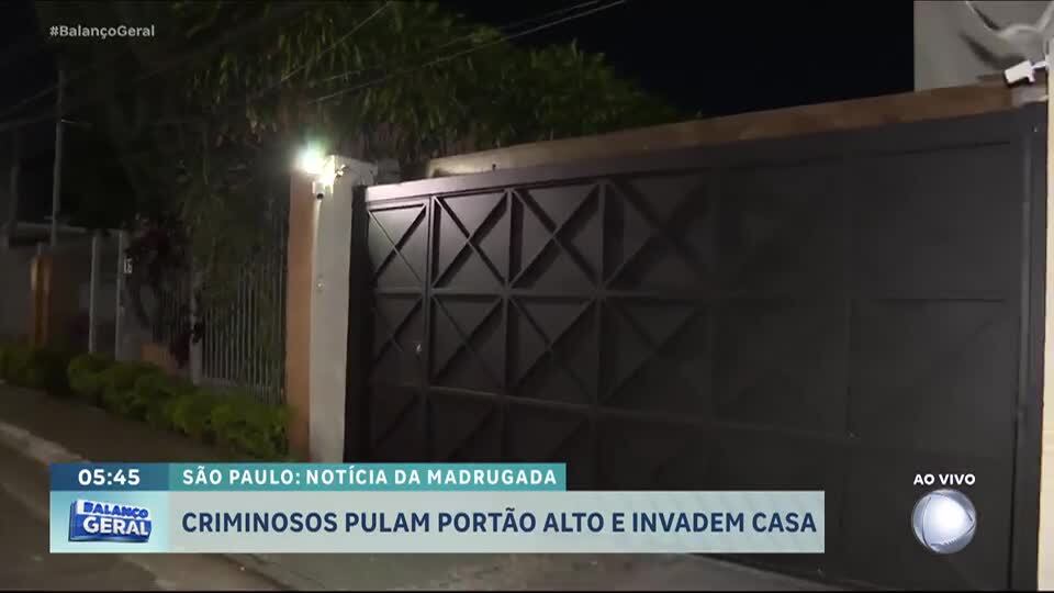 Bandidos pulam portão e invadem casa na zona sul de São Paulo