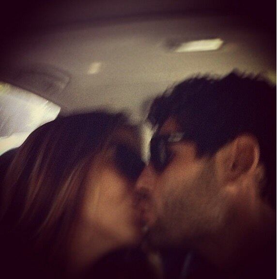 Segundo a publicação, a cerimônia está marcada para novembro,
mas só os amigos mais próximos do casal sabem detalhes