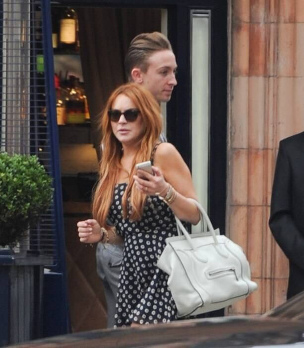 Ela e o grupo foram jantar em um restaurante privado