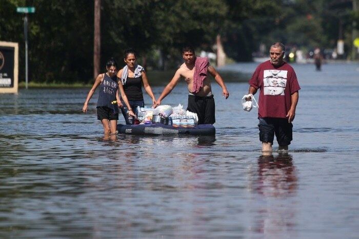 Uma semana após o furacão Harvey chegar ao estado do Texas, nos EUA, o saldo é de um milhão de pessoas deslocadas e possivelmente 44 mortes em decorrência do desastre, de acordo com informações da agência Reuters. Pelo menos 19 continuam desaparecidos. Veja mais imagens 

