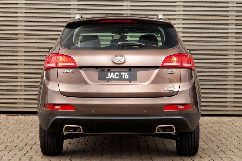 Traseira do SUV chinês lembra a do utilitário de luxo Audi Q3