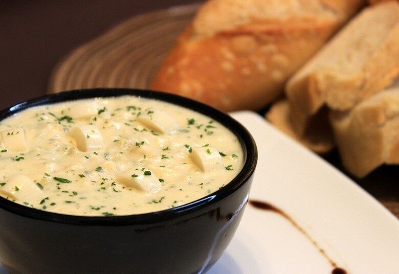Uma fã de Top Chef falou que, com tantos
ingredientes enlatados no mercado, ela inovaria. Enilda Rodrigues disse que
faria um creme de palmito com creme de leite, azeitonas pretas, ervilha e
milho. A internauta também contou que faria uma sobremesa de mouse de pêssego com
ameixas. É tanta ideia que não tem como não se inspirar! 