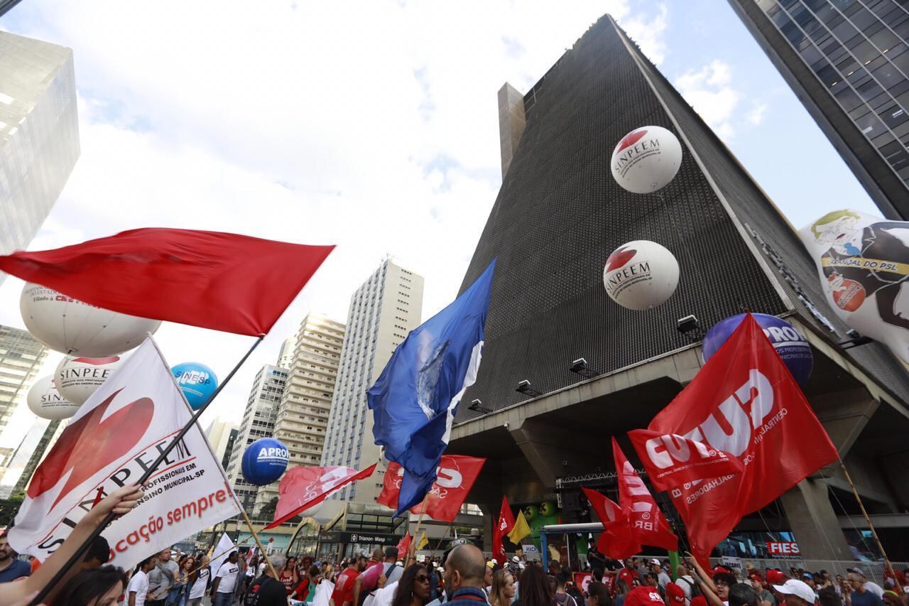 Os grupos se reúnem em frente à Fiesp (Federação das Indústrias do Estado de São Paulo) e ao MASP (Museu de Arte de São Paulo)