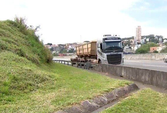 Crime ocorreu no retorno da rodovia Regis Bittencourt
