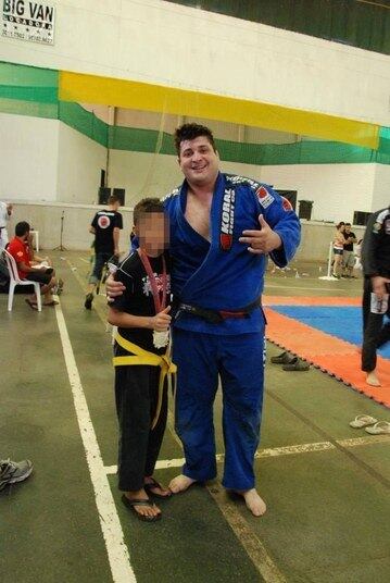 O casal fez check-in no hotel duas horas antes de o crime acontecer