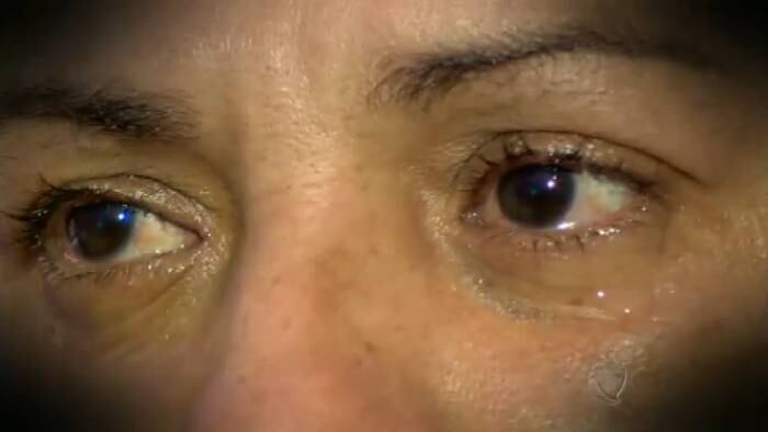 Segundo a mãe do adolescente, o filho está triste e não tem vontade de
voltar para a escola.  
— Ele falou assim: “Mãe, eu não sei se vou conseguir viver com um olho
só”. E eu disse: “ vai sim porque você é forte”