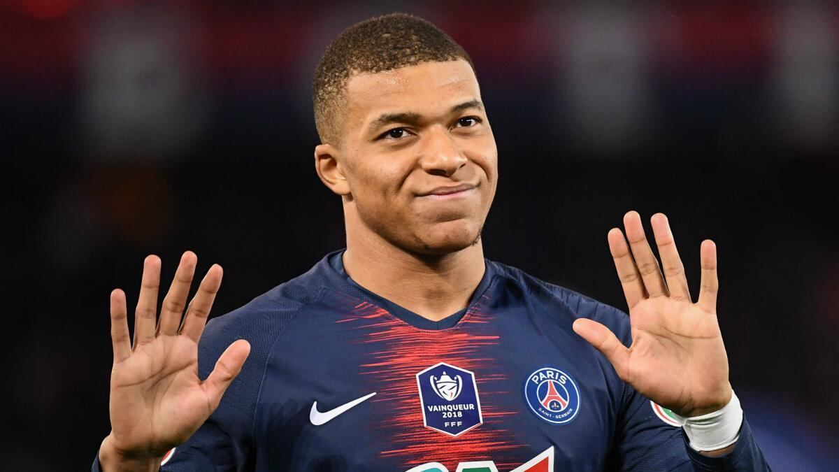10º Kylian Mbappé: Astro do PSG, o atacante tem 18 gols no Campeonato Francês. Ele é mais uma fera com 36 pontos