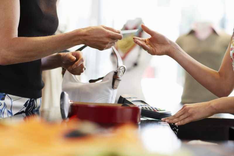 Resultado do indicador Intenção do Consumo das Famílias está sendo impactado pelo baixo crescimento e alta inflação
