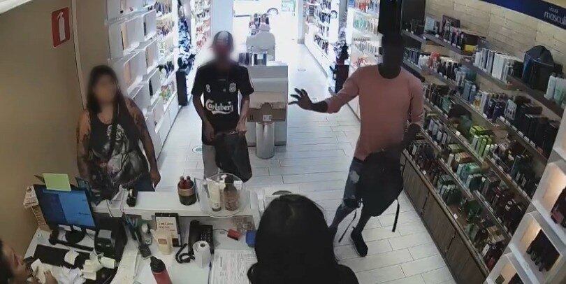 Suspeitos tranquilizaram as vítimas dizendo que não queriam roubá-las
