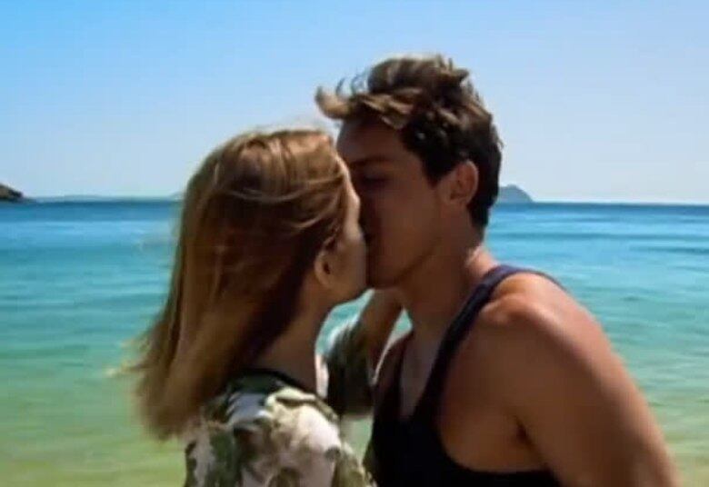 Não perca as emoções e e os planos inusitados de Tom e Verônica em Luz do Sol, de segunda à sexta, às 15h, na tela da Record TV. Assista também pelo PlayPlus. Acesse: PlayPlus.com