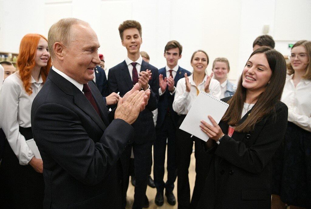 "Todo mundo pensa que algum tipo de agressão está vindo do lado russo hoje", disse Putin, em uma sessão televisionada que beirava o constrangimento enquanto uma série de crianças pedia para apertar sua mão