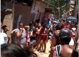 Moradores protestam no Peri Alto