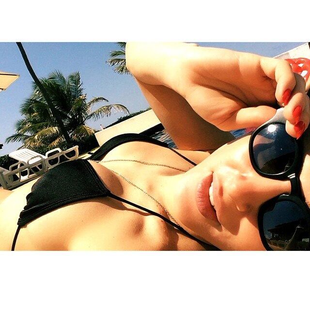 Claudia Leitte também botou o bronzeado em dia e recebeu elogios dos seguidores. Linda, perfeita, maravilhosa, disseram eles
