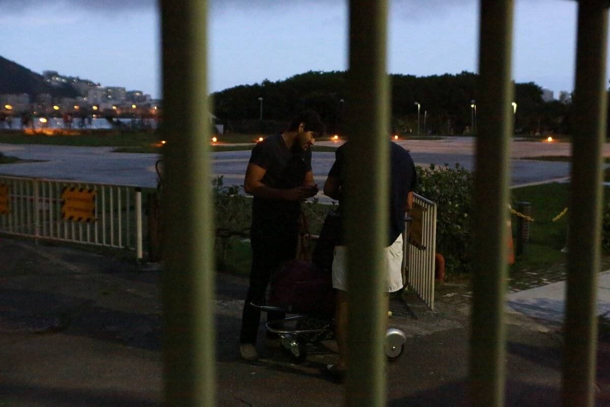 Grazi Massafera é fotografada novamente com o novo affair, Patrick Bulus 
