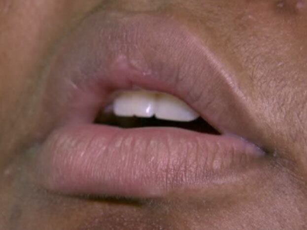 — Ela fica triste no dia a dia. Fala comigo para fazer exercício, sair do computador. Queria ser que nem a minha irmã, magra
