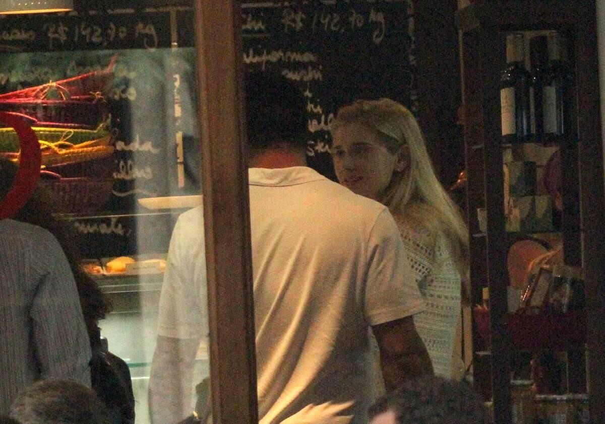 O casal aproveitou para almoçar e cortar o cabelo no Rio 

