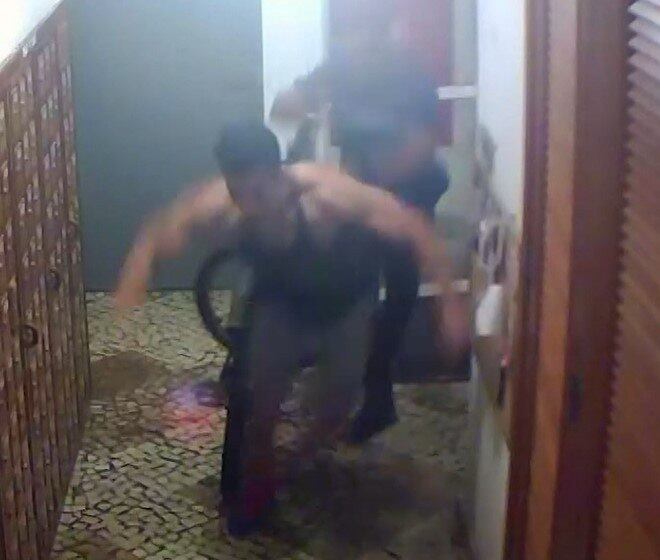 Vítima sofreu agressões na cabeça, na boca e em outras partes do corpo durante o ataque no condomínio