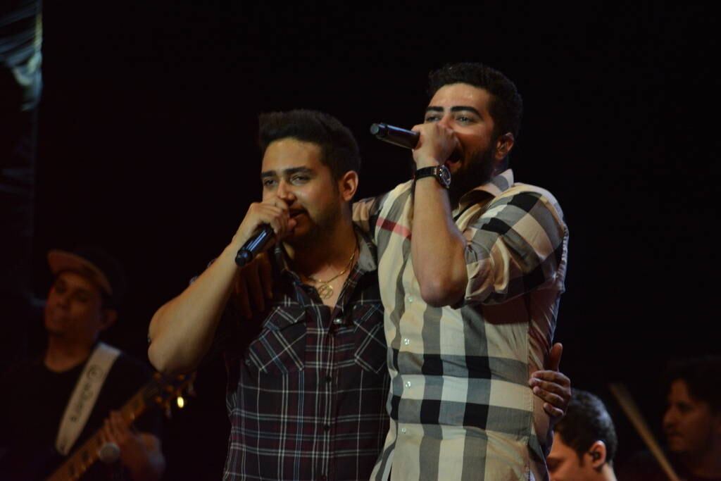 Depois foi a vez da dupla Henrique e Juliano botar a galera pra dançar