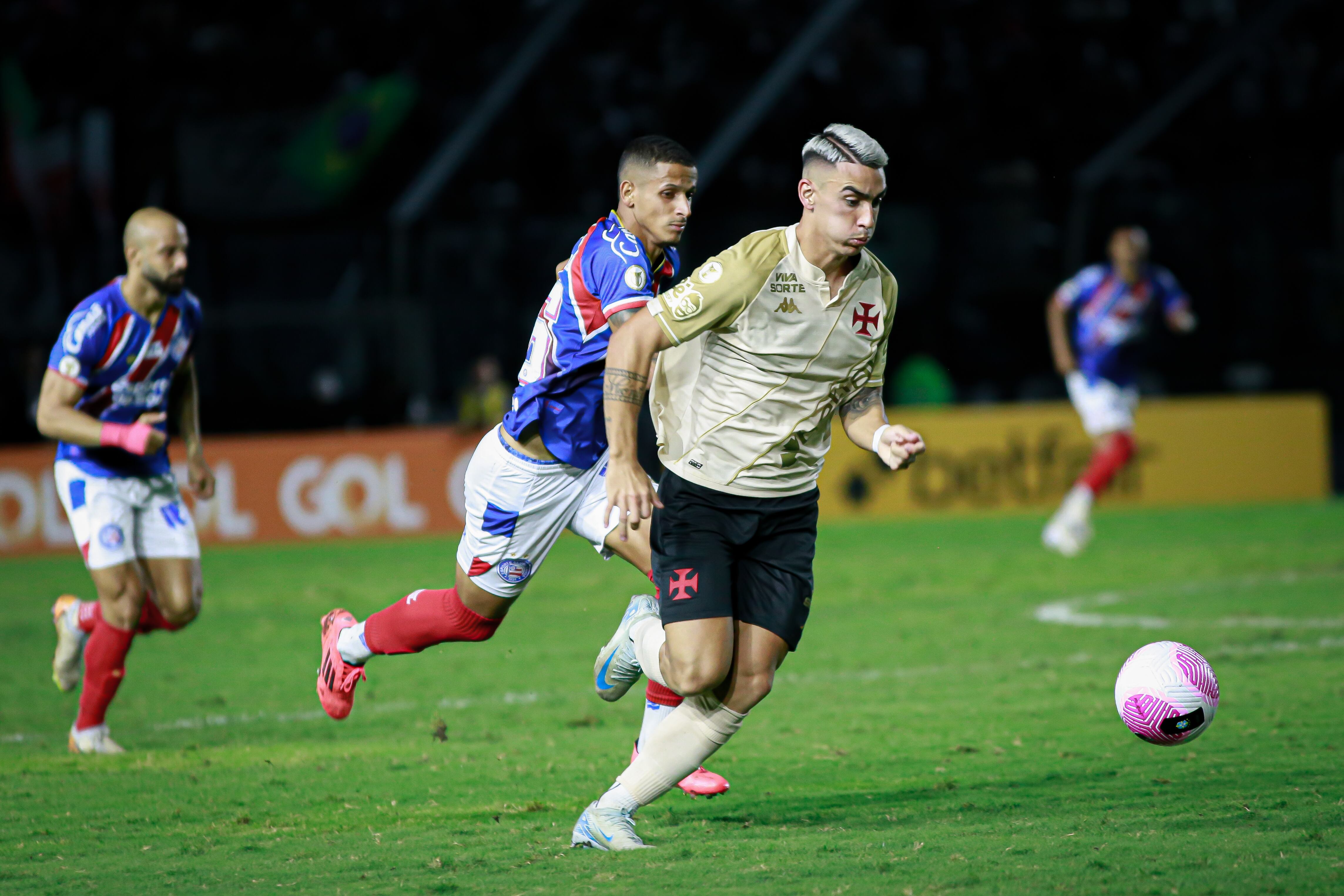 Última partida entre Bahia e Vasco terminou com vitória do Cruzmaltino por 3 a 2 em São Januário, em outubro de 2024
