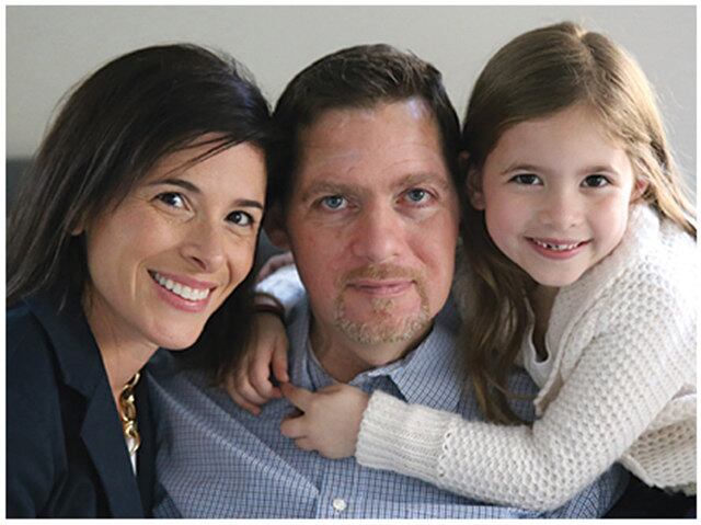 Senechia, criador do desafio, com a mulher e a filha