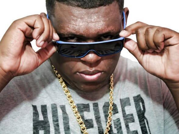 Gigante do funk, Mc Bola vai se casar com sua musa inspiradora