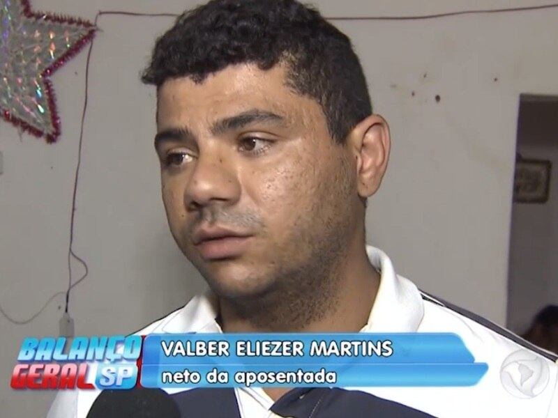 A jovem confirmou que esta não
foi a primeira vez que o ex a agrediu e que ele sempre foi muito ciumento. Após
a confusão, o funileiro fugiu e a família denunciou o caso à polícia. A idosa diz
que só espera que a Justiça seja feita