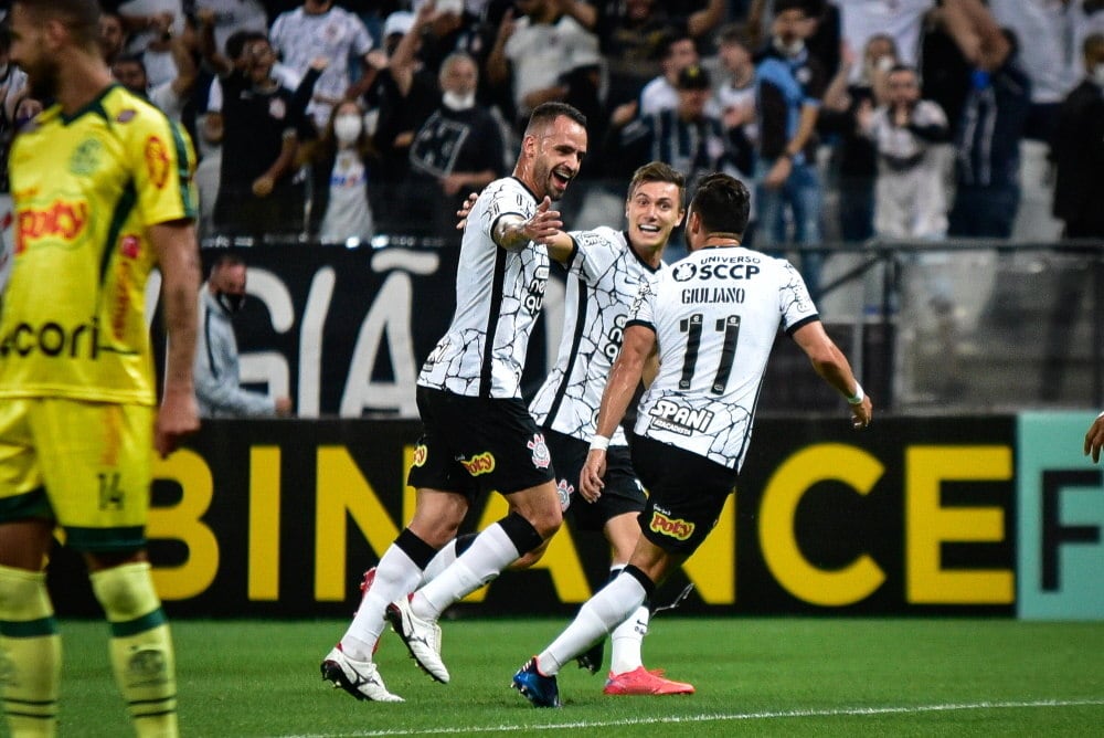 Renato Augusto comandou a vitória do Corinthians sobre o Mirassol