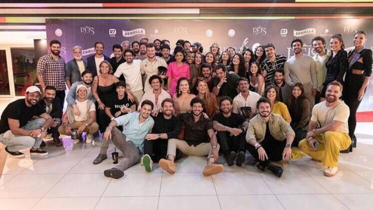 A estreia de Reis – A Conquista foi em grande estilo: em um cinema no Rio de Janeiro. A empolgação tomou conta do elenco, que assistiu ao primeiro episódio da sexta temporada da série direto do telão! Cirillo Luna vibrou com o momento: "Felicidade pura".