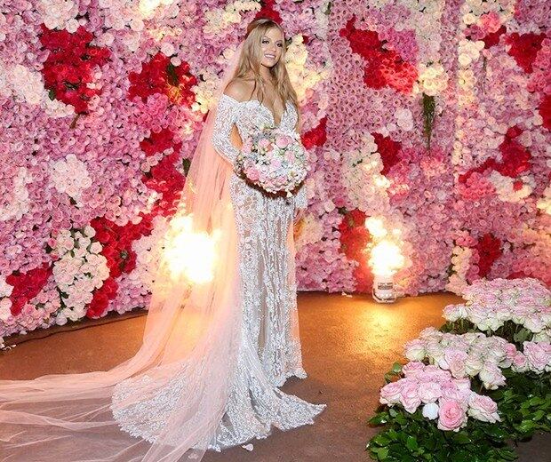 Luísa estava deslumbrante com vestido de Lethicia Bronstein