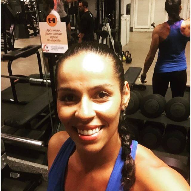 Além de pegar pesado na academia e treinar com seu time, Paula tem outros projetos